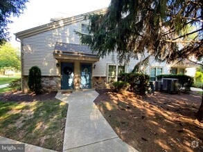 Building Photo - 1701 Foxmeadow Cir