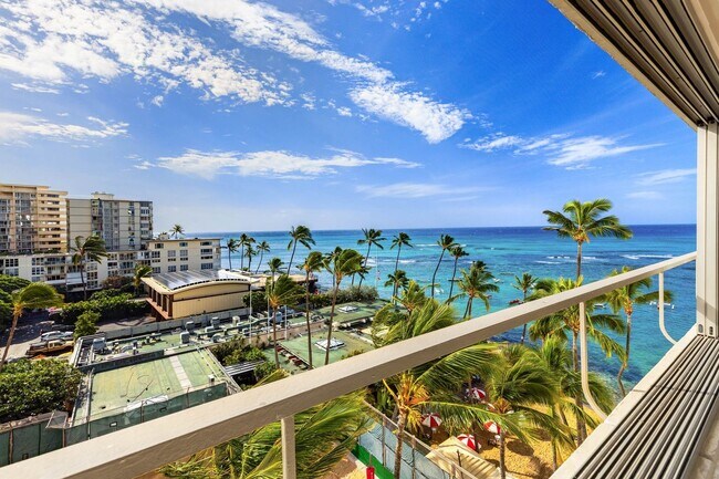 Building Photo - Elegant 2BR Diamond Head Condo w/ Luxury D...