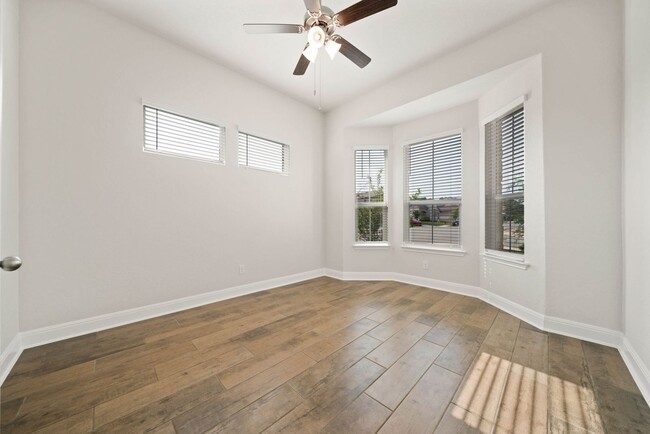 Foto del edificio - 4 Bedroom 3 Bathroom located in Copper Can...