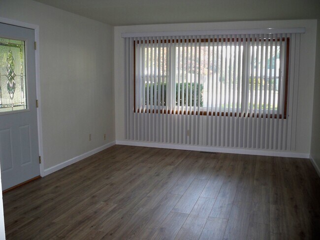 Living Room - 2929 S Corbin St