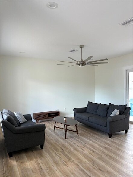 Foto del edificio - 14733 Sunset Dr