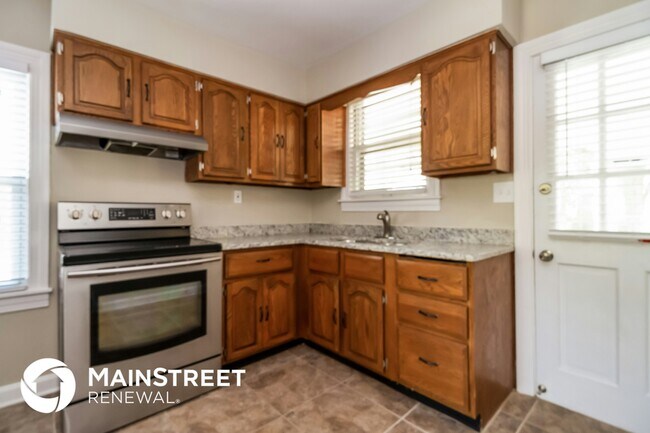 Foto del edificio - 4620 Hillside Dr