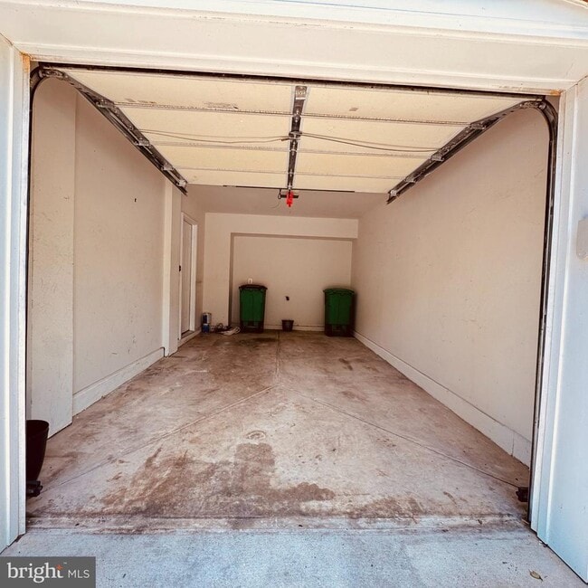Building Photo - 8936 Singleleaf Cir