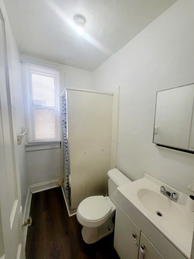 Building Photo - 1 bedroom, 1 bath