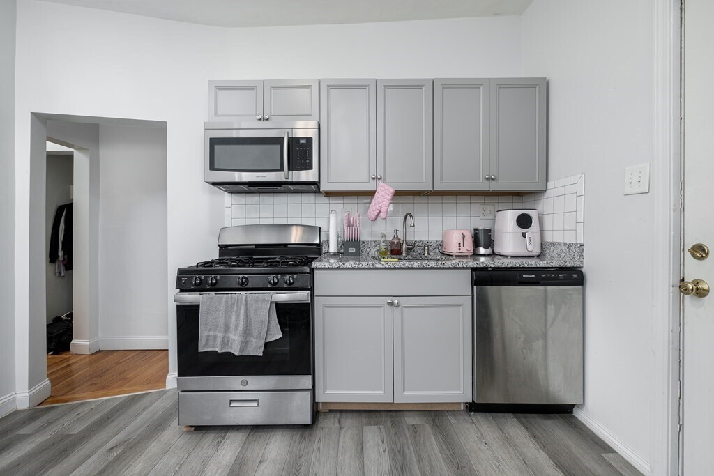 20 Cottage St Unit 3R, Everett, MA 02149 Condo for Rent in Everett, MA