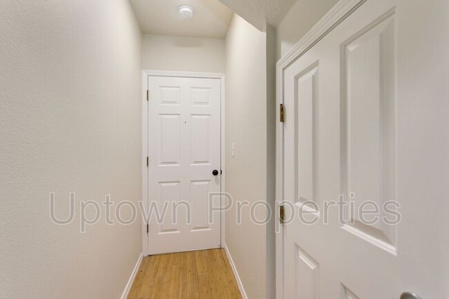 Foto del edificio - 3417 SW Moss St