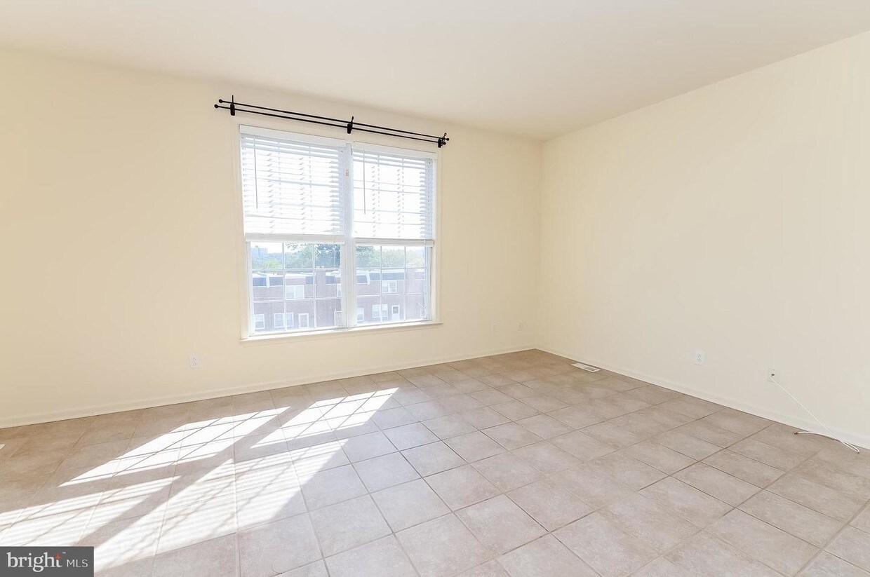 263 Osborn St, Philadelphia, PA 19128 Townhouse for Rent in