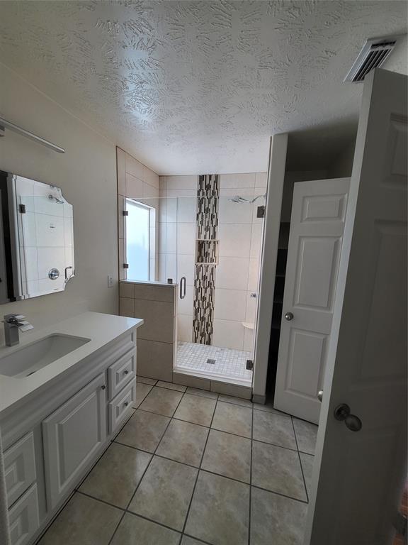 Building Photo - 18135 Brightwood Park Ln