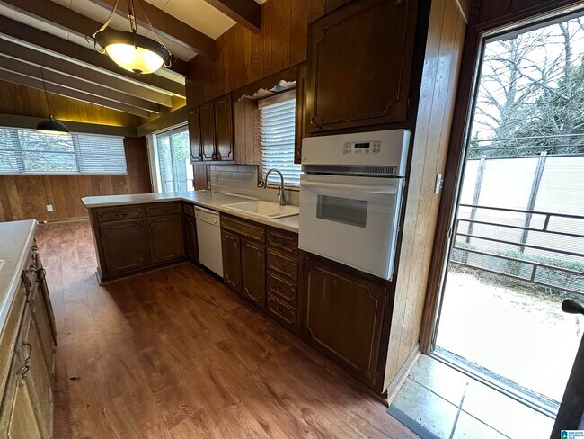 Foto del edificio - 1834 MONTCLAIR LANE C