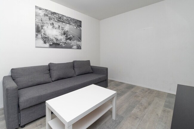 Foto del edificio - 215 B E 95th St