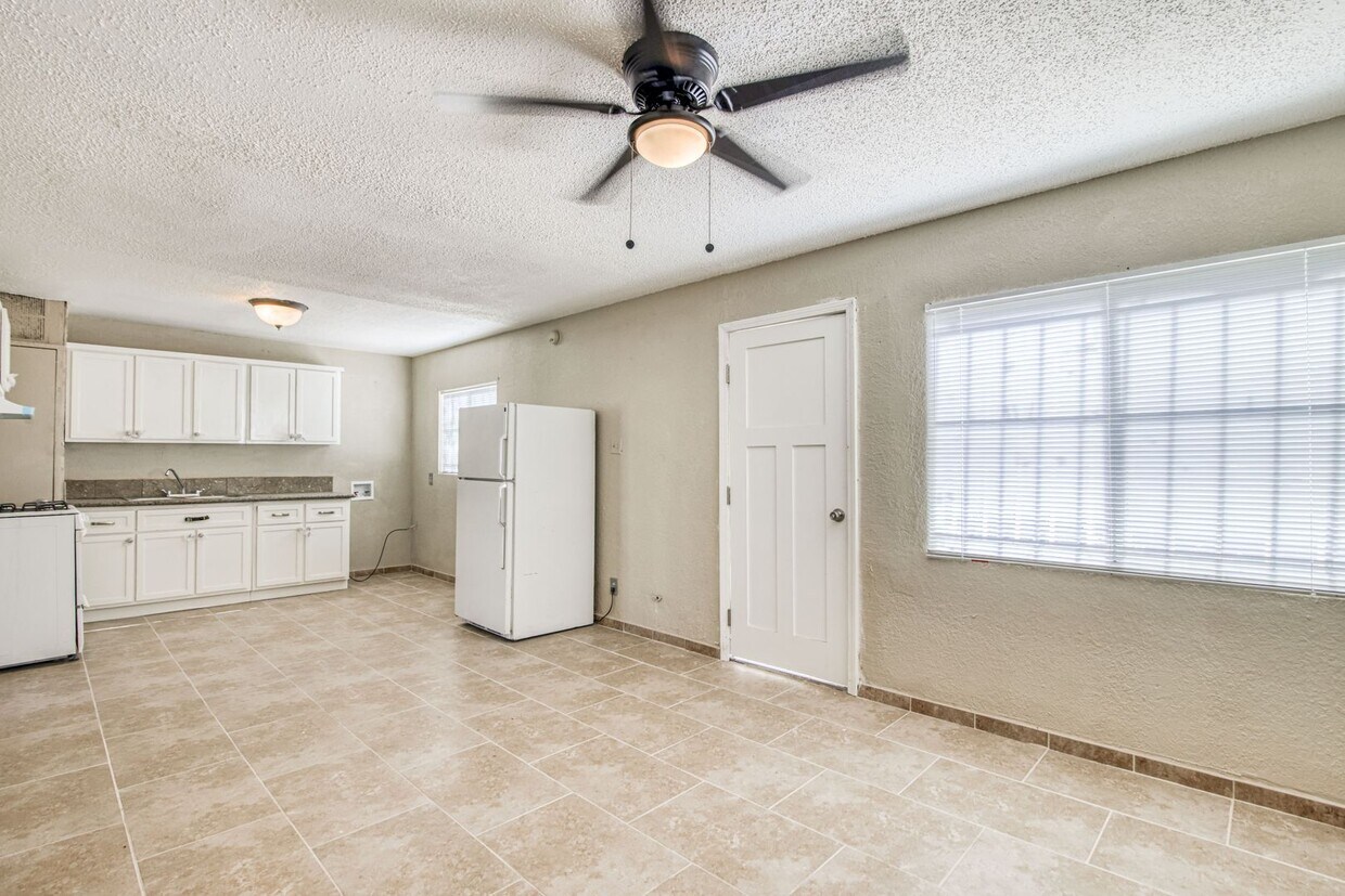 Foto principal - 3922 Hayes Ave