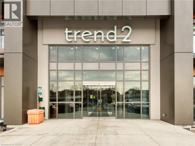 Building Photo - 460 Dundas St E