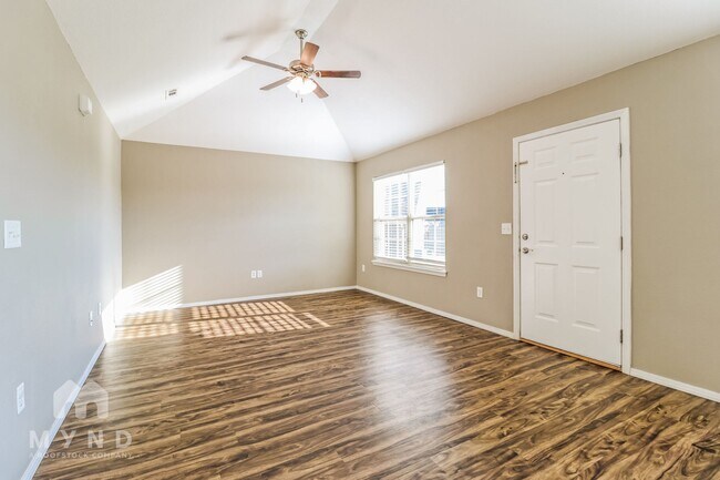 Foto del edificio - 2112 Cedar Cir