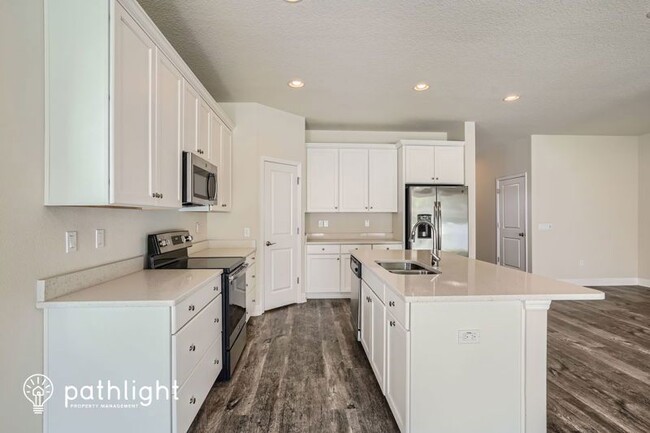 Building Photo - 7115 Park Tree Dr