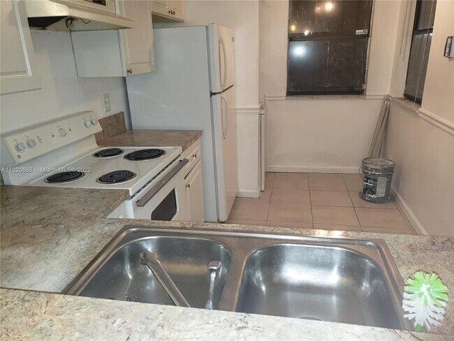 Foto del edificio - 2481 NW 56th Ave
