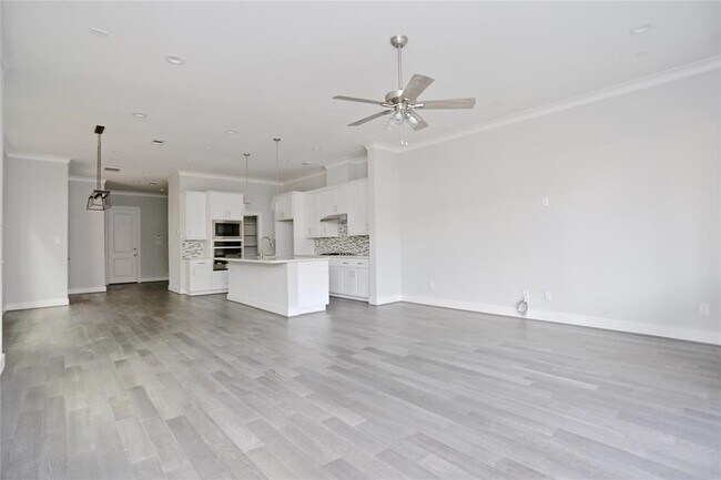 Foto del edificio - 513 W Bell St