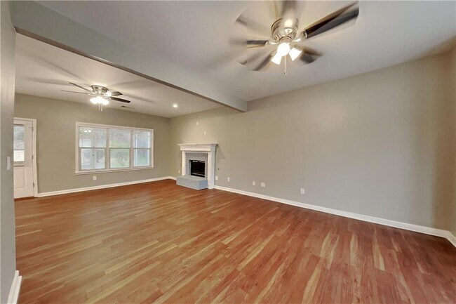 Foto del edificio - 374 Oak Springs Dr NW