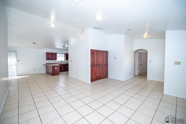 Building Photo - 3762 W 12th St