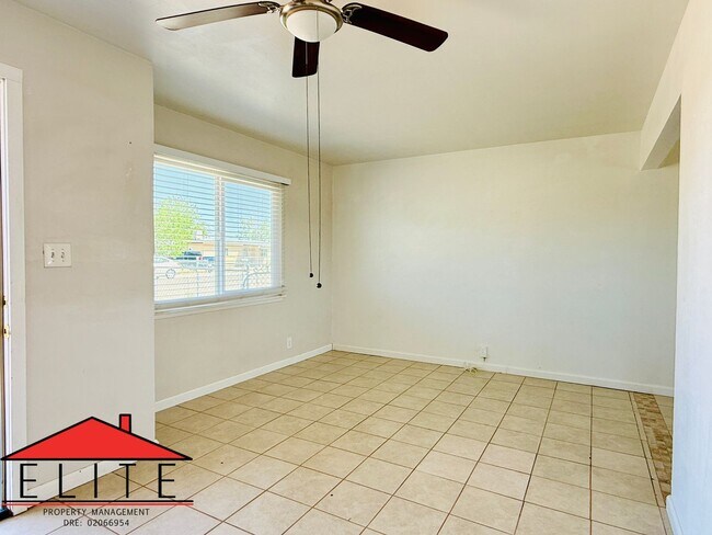 Foto del edificio - AVAILABLE NOW!!!