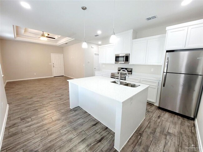 Building Photo - 1403 Lore Dr