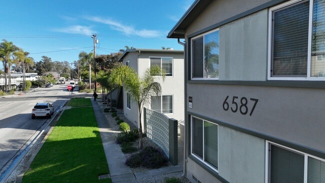 Interior Photo - 6587 Cervantes Rd