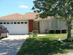 Building Photo - 214 Cypress Dr