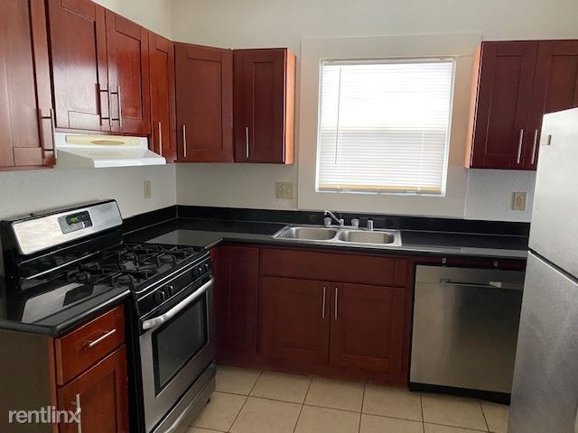 Foto del edificio - 2 br, 1 bath 4plex - 666 25th St