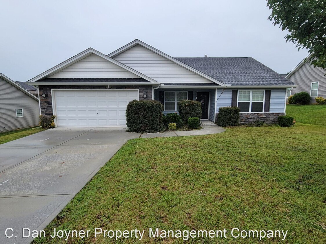 Foto principal - 3 br, 2 bath House - 208 Eastpark Way