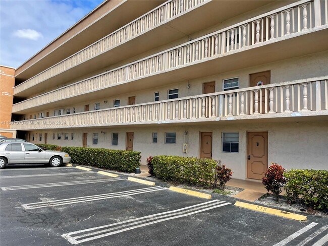Building Photo - 5100 SW 90th Ave