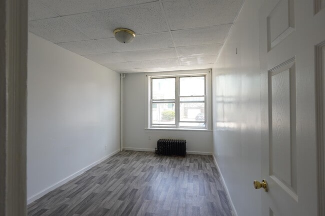 Building Photo - 573 Ave E