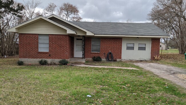 Building Photo - 815 Burleson St