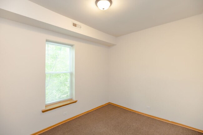 Foto del edificio - 4358 S Lake Park Ave