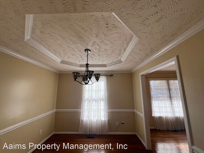 Foto del edificio - 4 br, 2.5 bath House - 5912 Armour Ave.