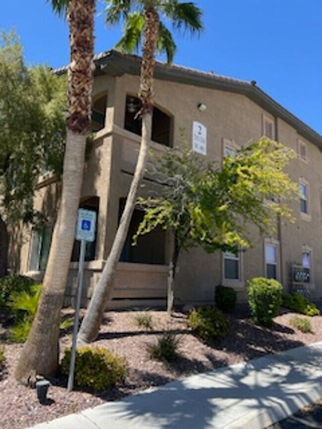 Foto del edificio - 1st Floor Condo in Gated Sunset Cliffs com...