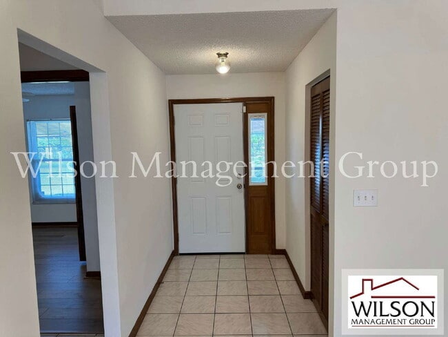 Building Photo - 1420 Flamingo Dr