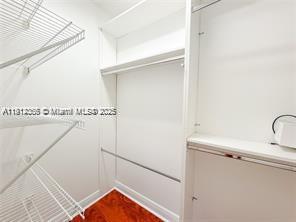 Foto del edificio - 1621 Diplomat Dr