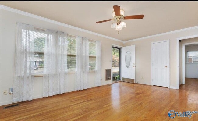 Building Photo - 3809 Saturn Dr SW