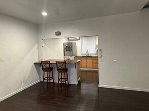 Building Photo - 709 Fidalgo Ave