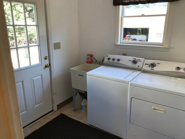 Building Photo - 120 Rutledge Ave