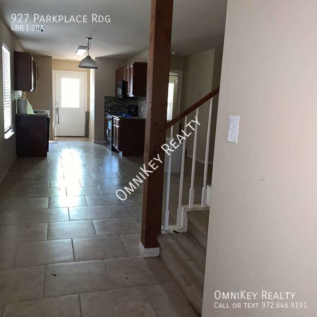 Photo - 927 Parkplace Rdg- House