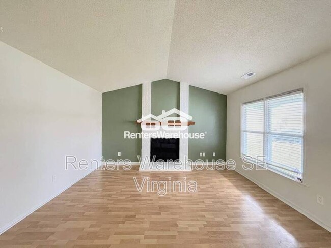 Building Photo - 1340 Woodbridge Trail