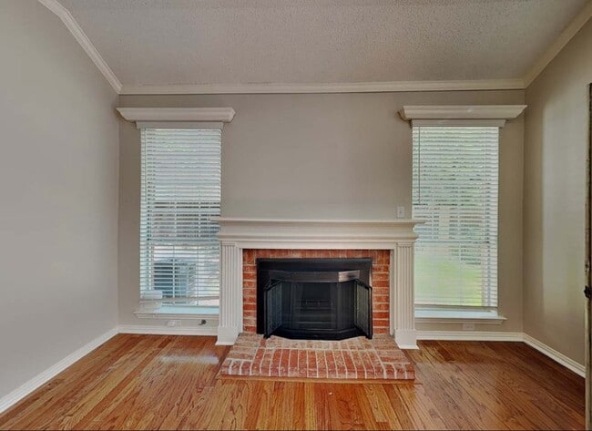 Photo - 808 Olde Towne Dr House