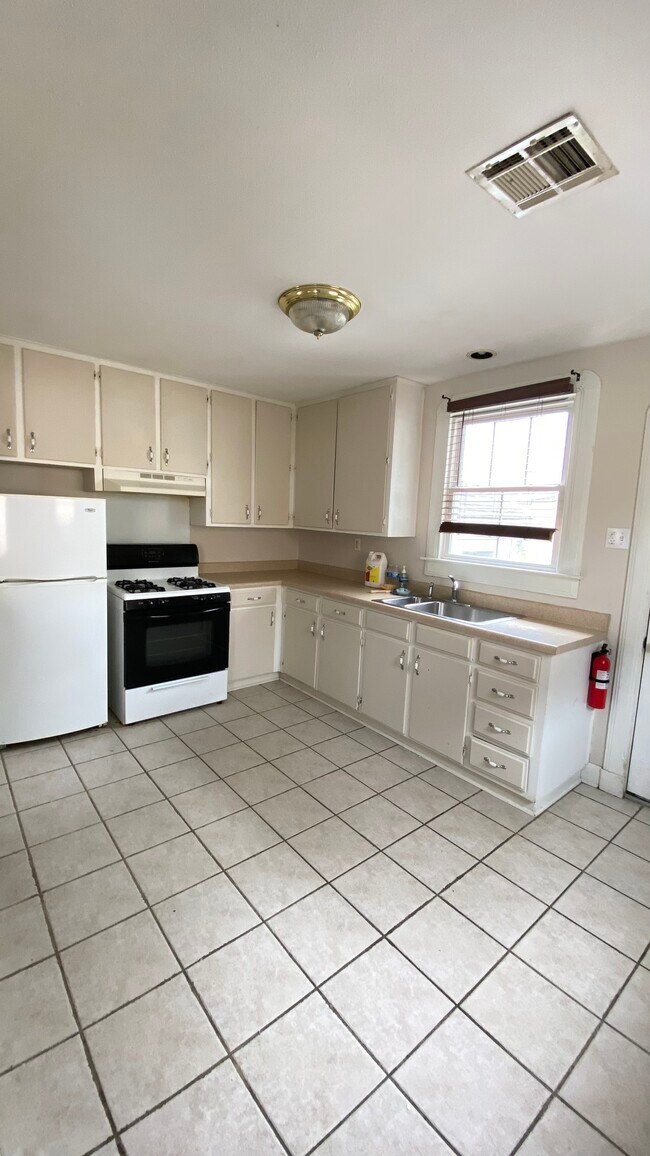 Cocina - 1513 Hancock St