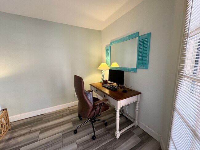 Foto del edificio - AVAILABLE NOW!! Charming FURNITURE OPTIONAL 1 Bed/2 Bath In Palm Springs Deauville Community!!