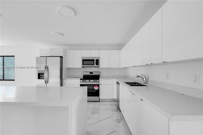 Foto del edificio - 152 NW 18th St