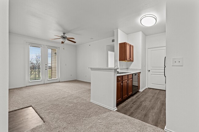 Building Photo - PECAN POINTE