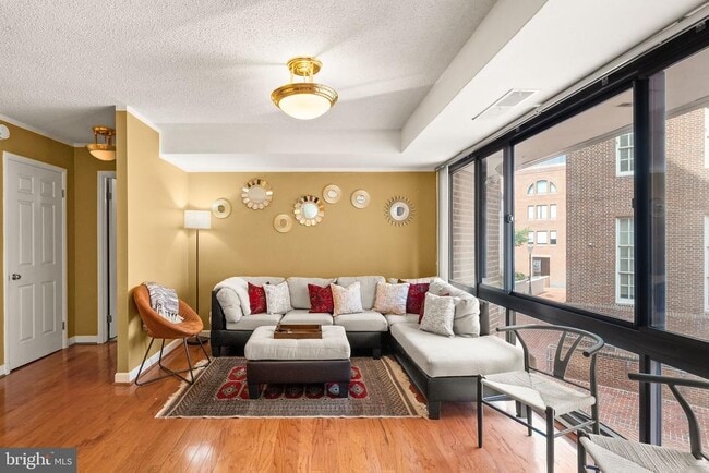 Building Photo - 1077 30th St NW