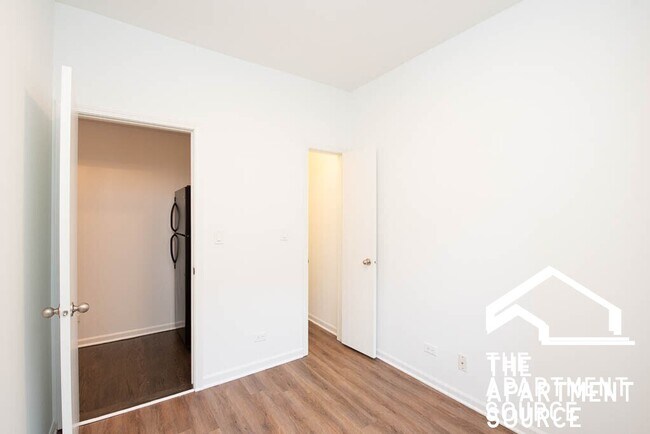 Foto del edificio - 5054 N Winthrop Ave