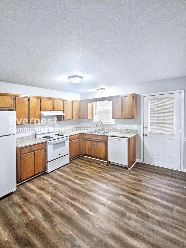 Foto del edificio - 208 Centennial Dr