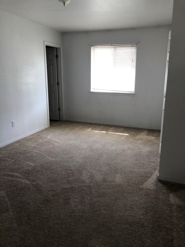 Building Photo - $1595